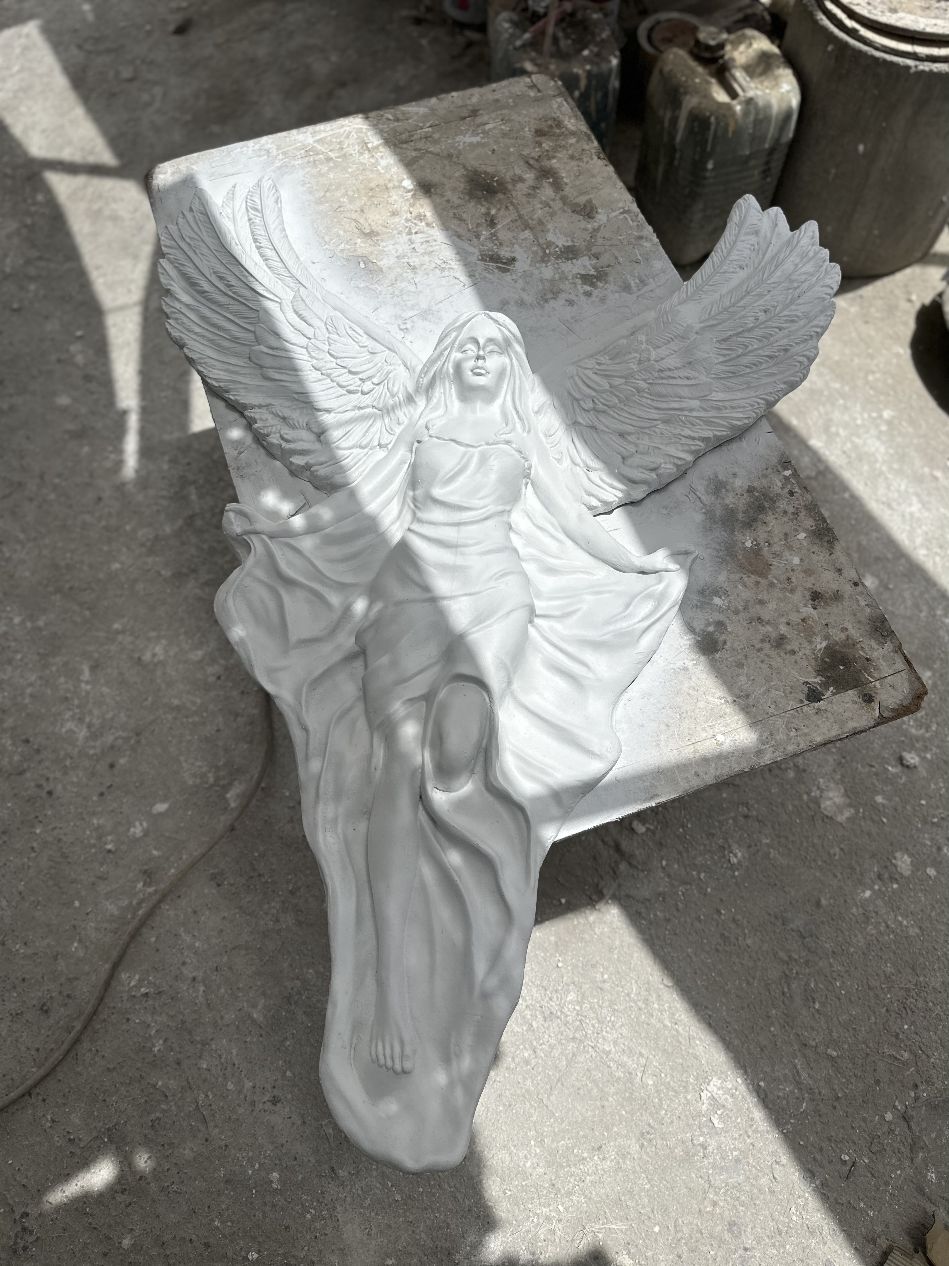 مجسمه فرشته دیواری کوچیک